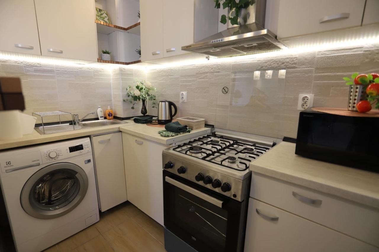 Apartament Beauty Smarald By Cosmopolis Stefanestii de Jos Buitenkant foto