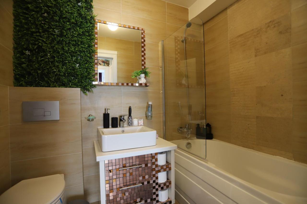 Apartament Beauty Smarald By Cosmopolis Stefanestii de Jos Buitenkant foto
